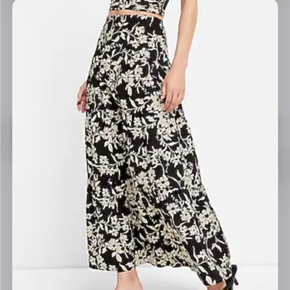 New with Tags, Beautiful Two Piece Set! Express Sz Medium, Tube Top & Maxi Skirt - Picture 3 of 4